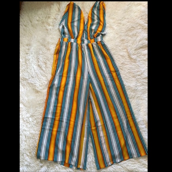 NWT Halter Top Crop Jumpsuit Large - Picture 7 of 13